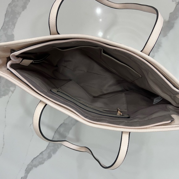 Poppy & Peonies Vegan Leather Woven Tote Purse - Picture 2 of 2